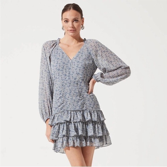 Astr Dresses & Skirts - ASTR the Label • Long Sleeve Tiered Ruffle Blue Floral Print Dress Ruched Sz Sm
